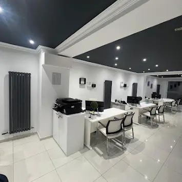 Pièce bien éclairée en LED, lumière blanche par Dr Watt électricien Bruxelles.