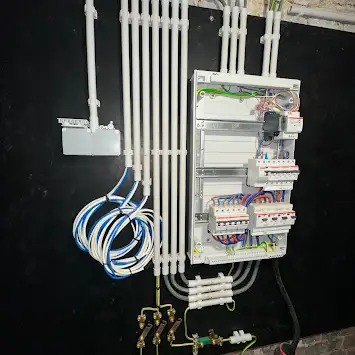 Tableau électrique et câblages en cuivre réalisé par Dr Watt électricien Bruxelles
